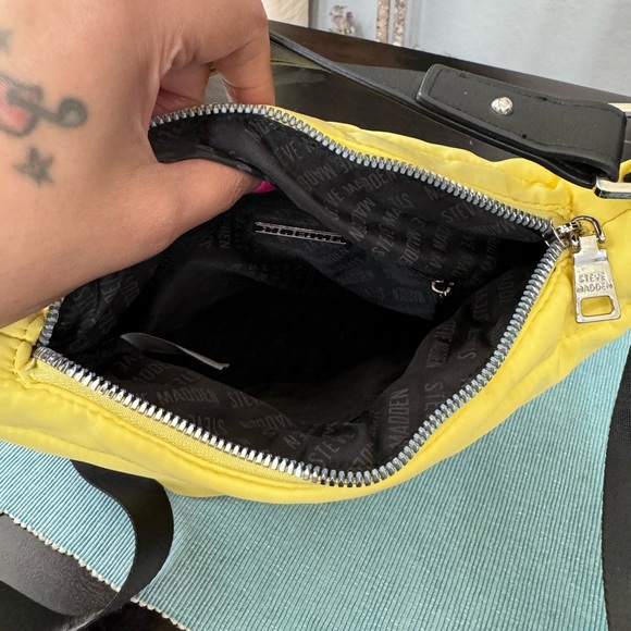 Steve Madden Yellow Puffer Shoulder Bag - Picture 4 of 8
